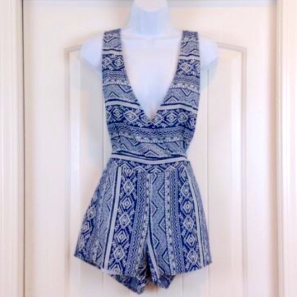 Lush Womens Blue Cream Tribal Surplice Front Ladder Back Romper large NWT